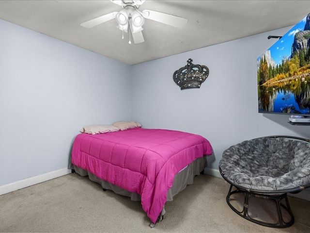 141 Peach St, Barre, MA 01005