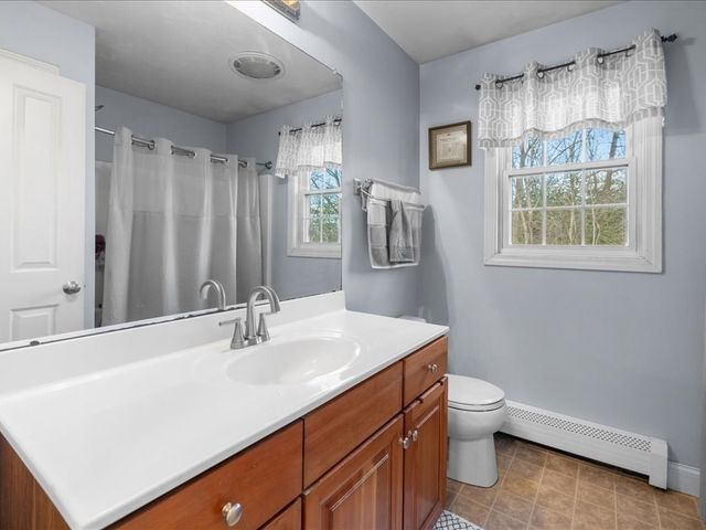 141 Peach St, Barre, MA 01005