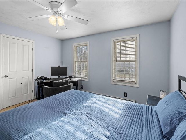 141 Peach St, Barre, MA 01005