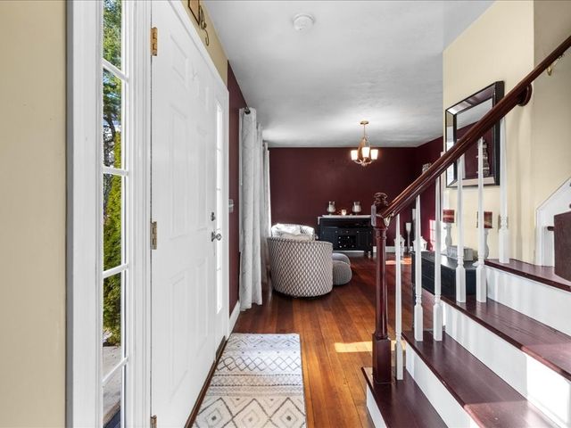 141 Peach St, Barre, MA 01005