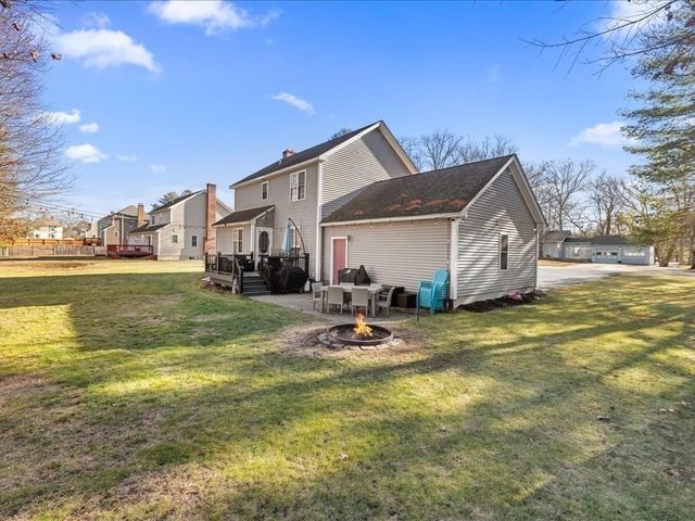 141 Peach St, Barre, MA 01005