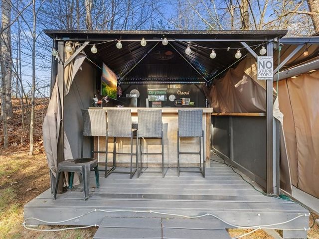 141 Peach St, Barre, MA 01005