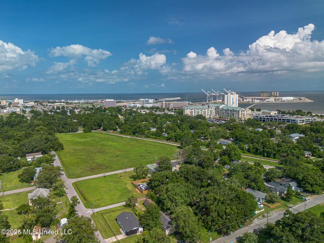 1232 37th Avenue, Gulfport, MS 39501