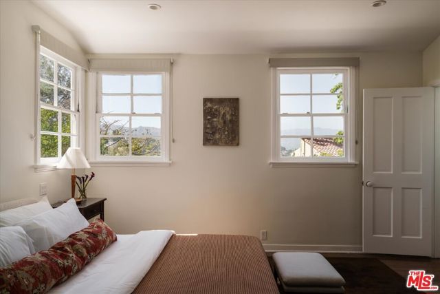 1990 Lucile Avenue, Los Angeles, CA 90039