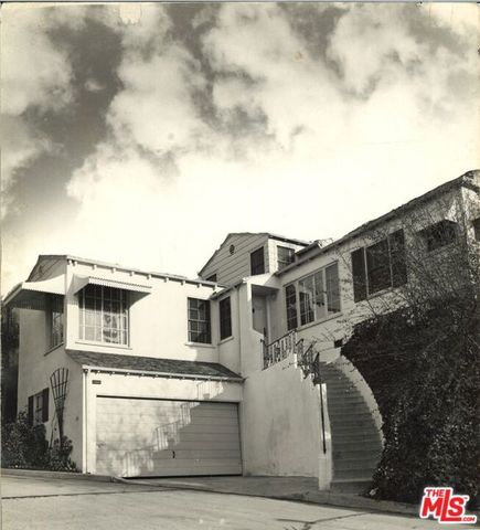 1990 Lucile Avenue, Los Angeles, CA 90039