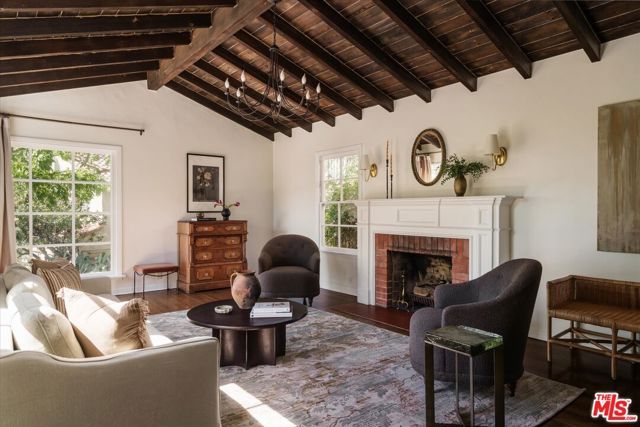 1990 Lucile Avenue, Los Angeles, CA 90039