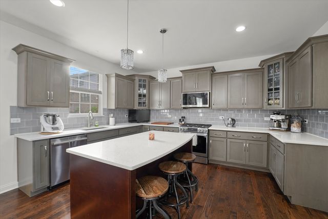 15303 S Oak Run Court, Lockport, IL 60441
