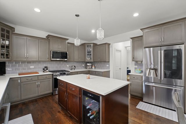 15303 S Oak Run Court, Lockport, IL 60441