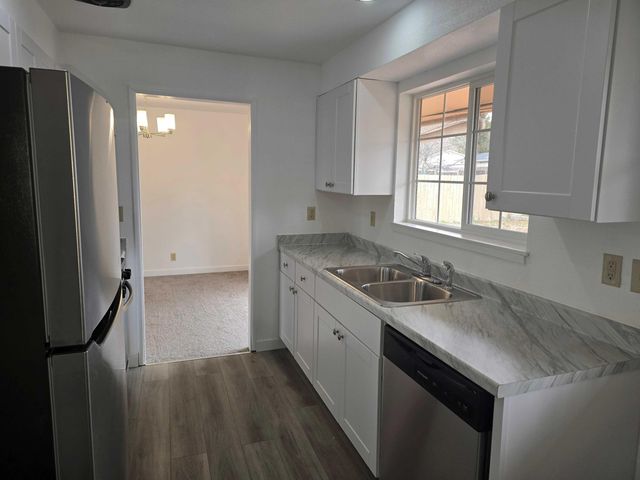 10631 Kincheloe Avenue, Klamath Falls, OR 97603