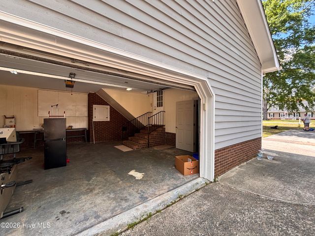 406 Walking Stick Trail, Clinton, NC 28328