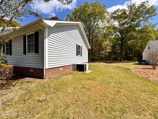 406 Walking Stick Trail, Clinton, NC 28328