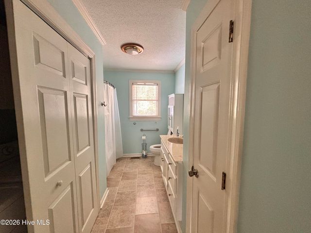 406 Walking Stick Trail, Clinton, NC 28328