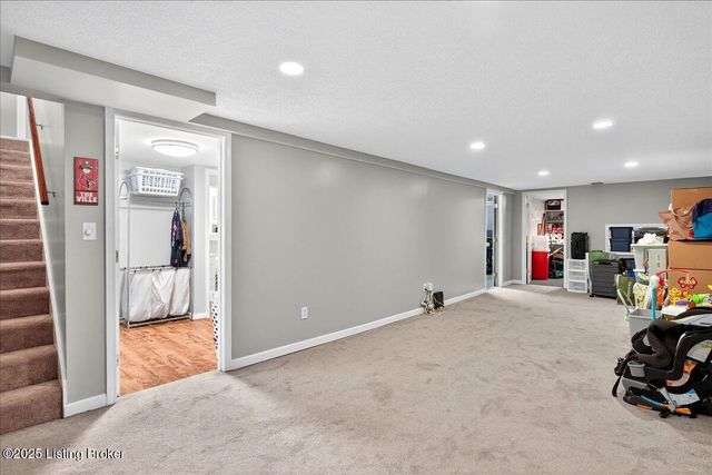 3026 Bridwell Dr, Louisville, KY 40216