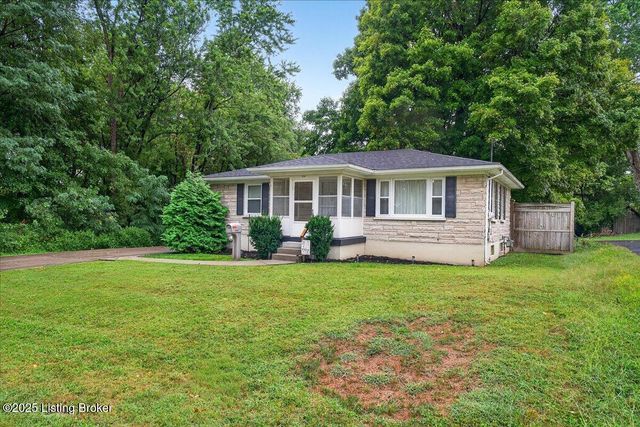 3026 Bridwell Dr, Louisville, KY 40216