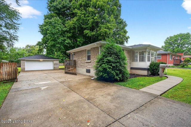 3026 Bridwell Dr, Louisville, KY 40216