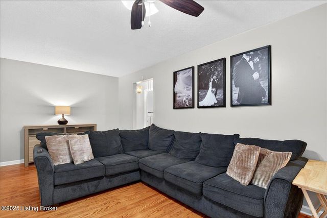 3026 Bridwell Dr, Louisville, KY 40216
