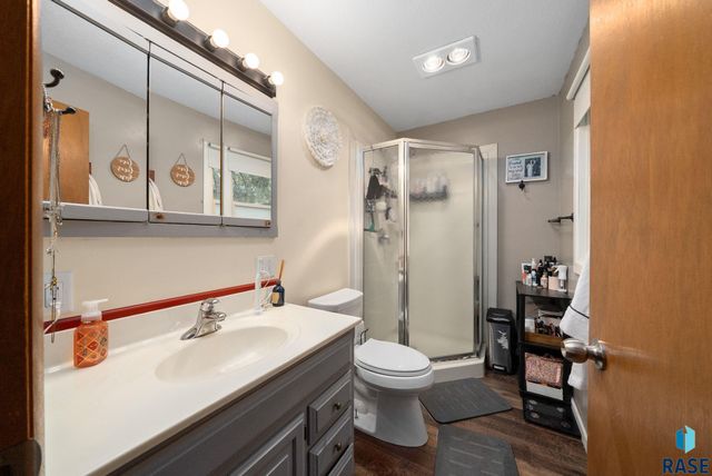 121 S 5th Ave, Brandon, SD 57005