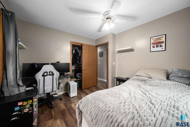 121 S 5th Ave, Brandon, SD 57005