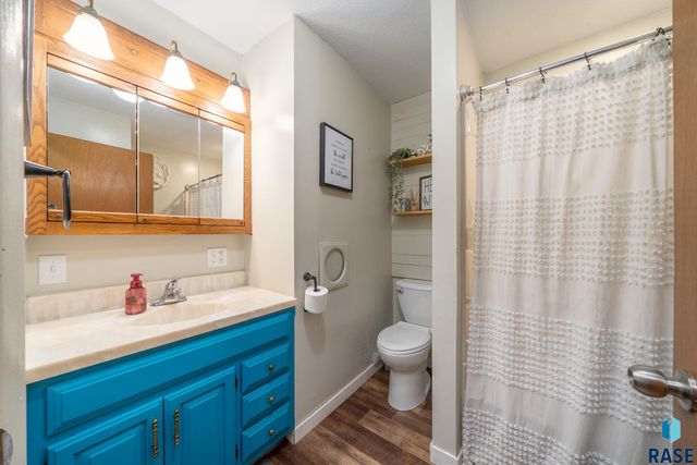121 S 5th Ave, Brandon, SD 57005