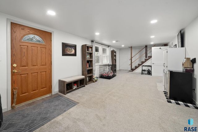 121 S 5th Ave, Brandon, SD 57005