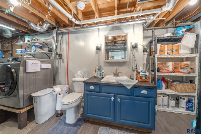 121 S 5th Ave, Brandon, SD 57005