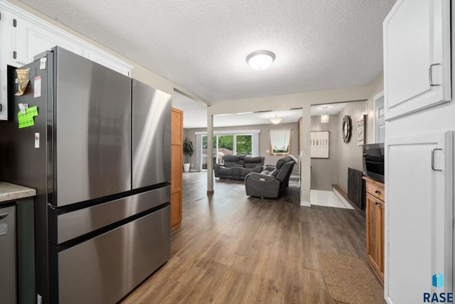 121 S 5th Ave, Brandon, SD 57005