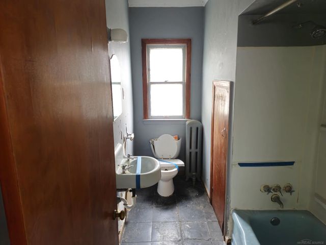 2680 Carpenter Street, Hamtramck, MI 48212
