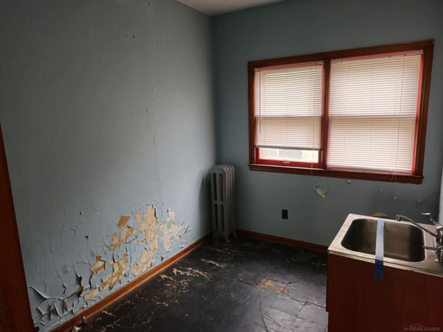 2680 Carpenter Street, Hamtramck, MI 48212