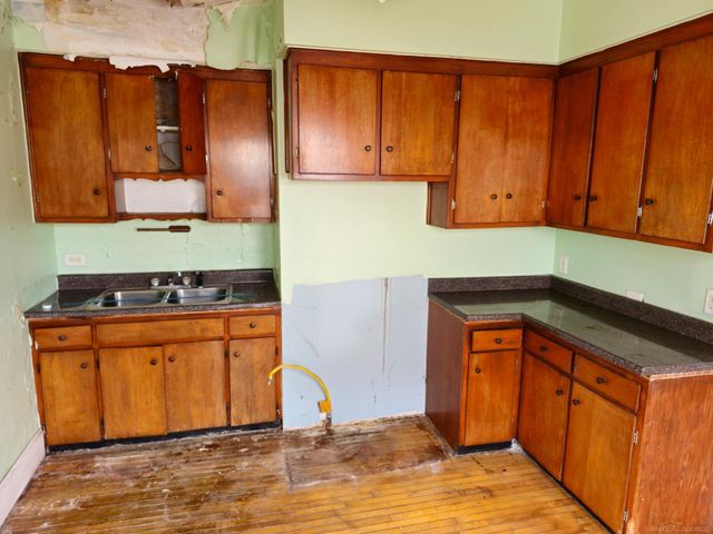 2680 Carpenter Street, Hamtramck, MI 48212
