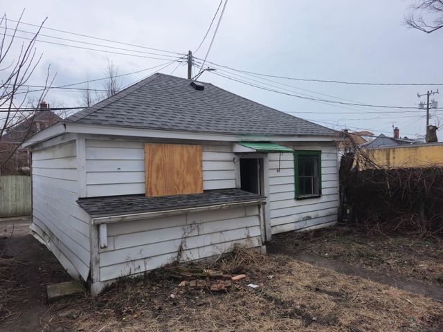 2680 Carpenter Street, Hamtramck, MI 48212