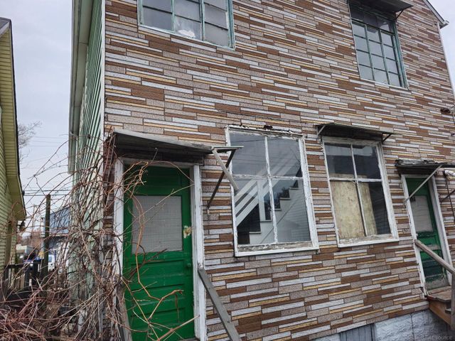 2680 Carpenter Street, Hamtramck, MI 48212
