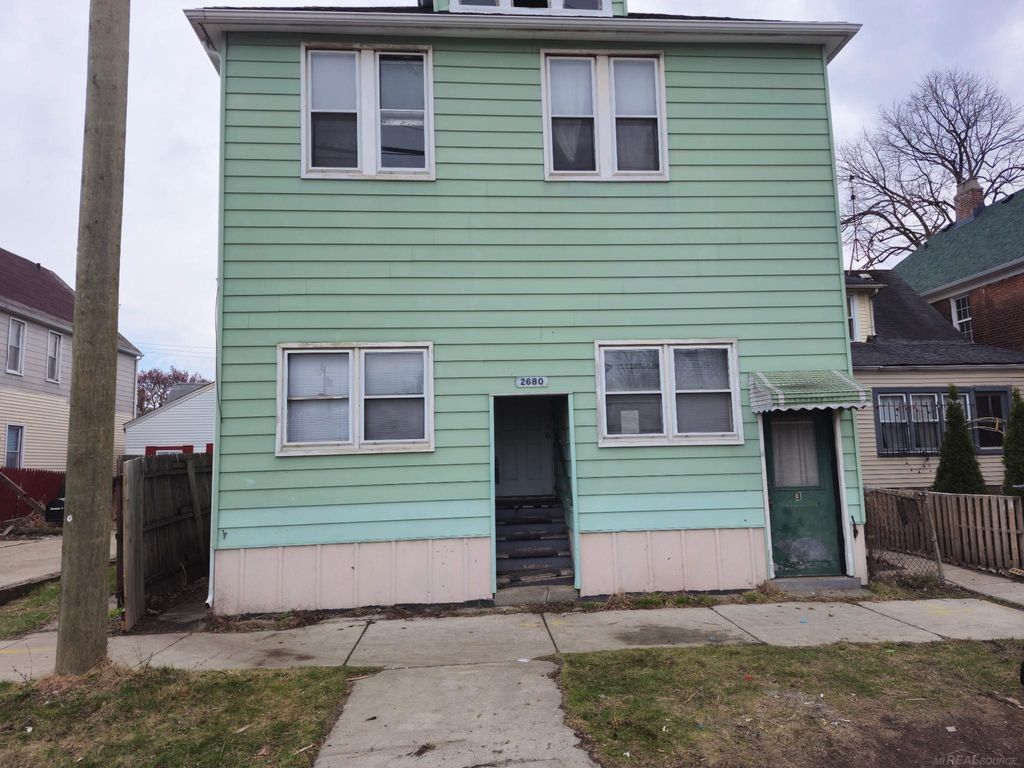 2680 Carpenter Street, Hamtramck, MI 48212