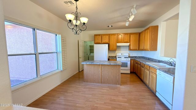 10252 E Wasp Spring Drive, Tucson, AZ 85748