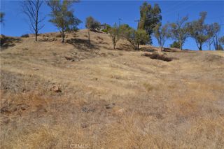 2 Strickland Avenue, Lake Elsinore, CA 92530