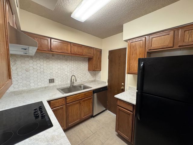 2700 Bellefontaine Street B8, Houston, TX 77025