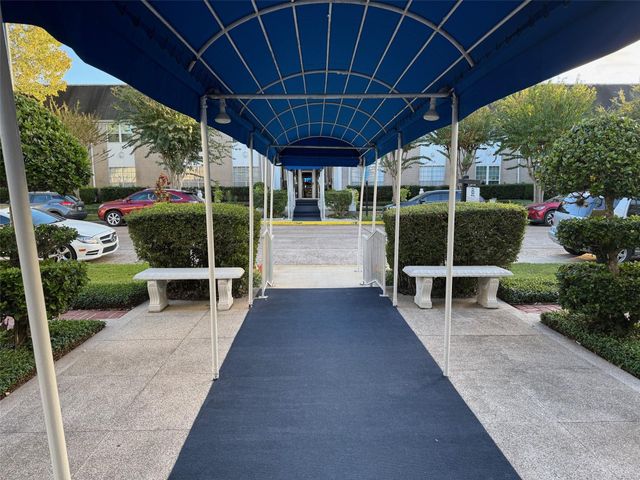 2700 Bellefontaine Street B8, Houston, TX 77025