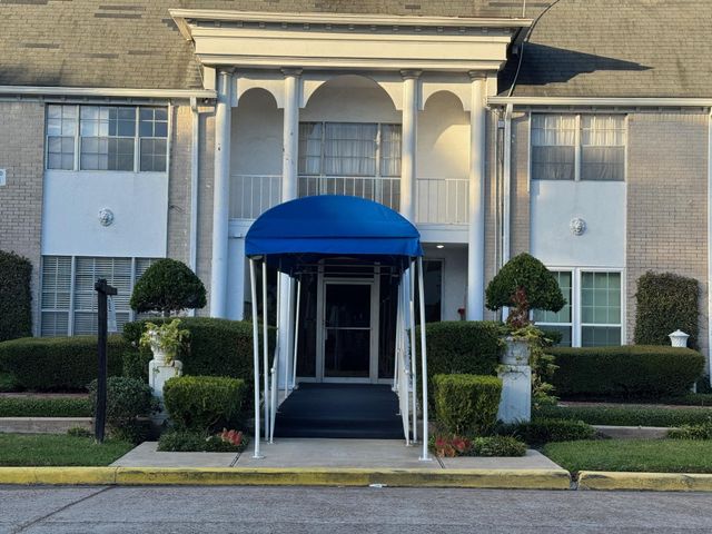 2700 Bellefontaine Street B8, Houston, TX 77025