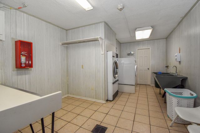 2700 Bellefontaine Street B8, Houston, TX 77025