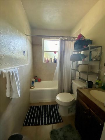 1102 NW 3RD AVENUE, Gainesville, FL 32601