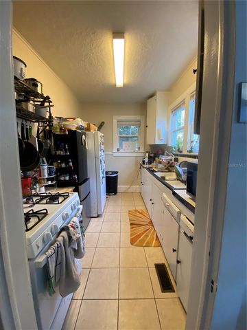 1102 NW 3RD AVENUE, Gainesville, FL 32601
