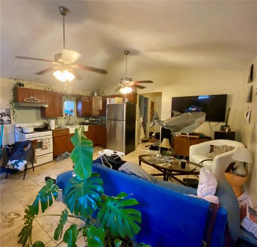 1102 NW 3RD AVENUE, Gainesville, FL 32601