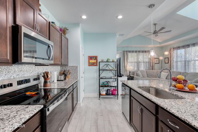 373 Hang Loose Way, Daytona Beach, FL 32124