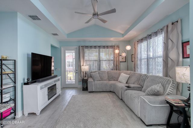 373 Hang Loose Way, Daytona Beach, FL 32124