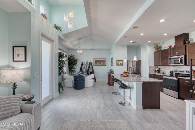 373 Hang Loose Way, Daytona Beach, FL 32124