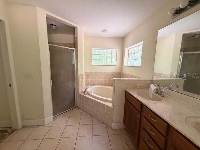 212 EMERALD LOOP WAY, Ocala, FL 34472