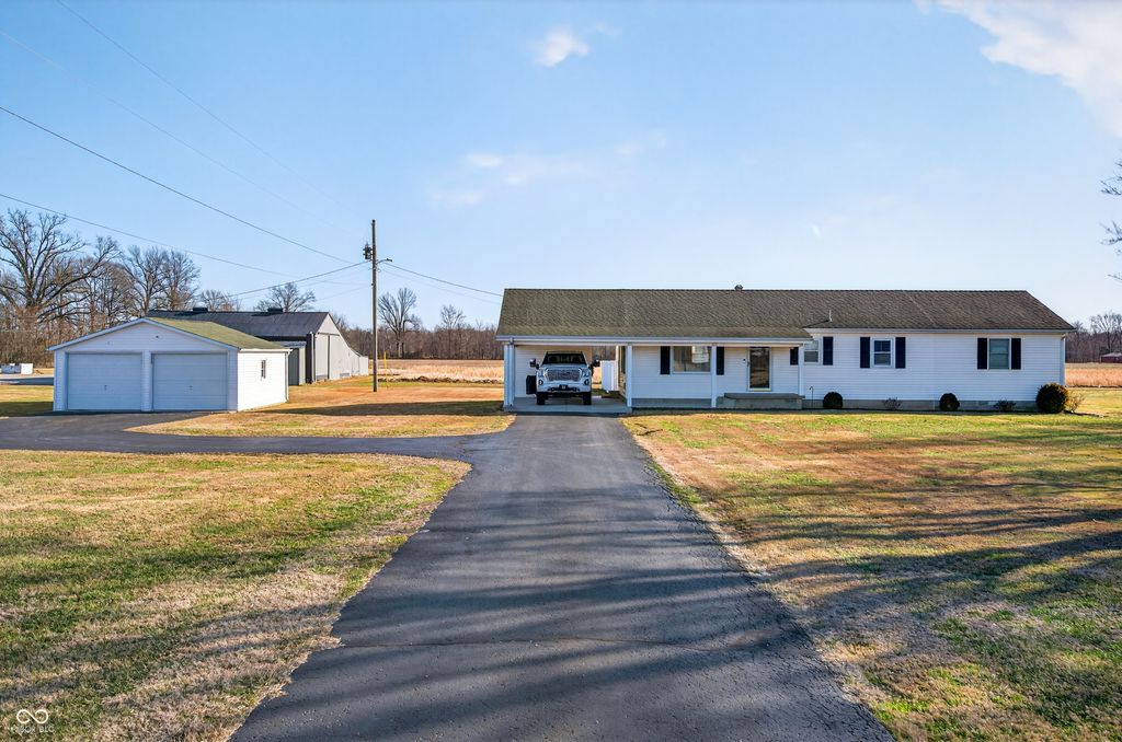 4805 S US HWY 31, Crothersville, IN 47229