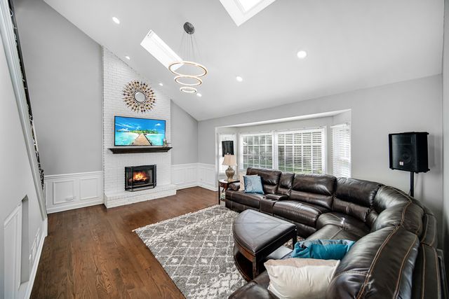 5307 Catclaw Court, Naperville, IL 60564