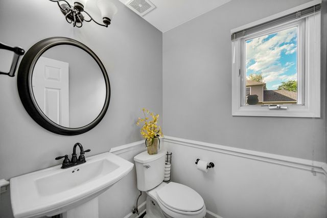 5307 Catclaw Court, Naperville, IL 60564