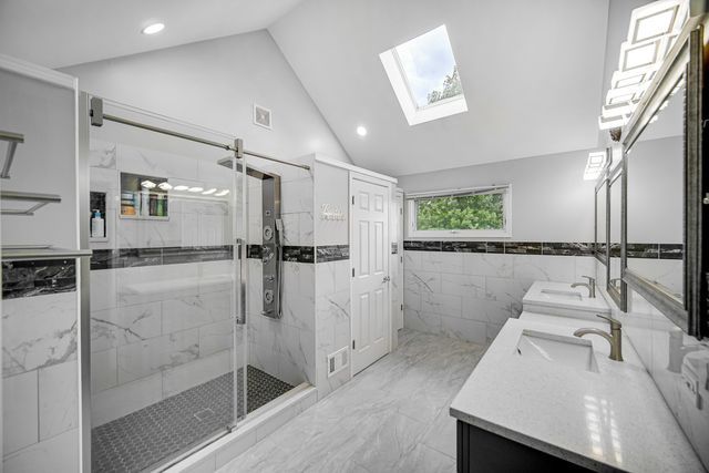 5307 Catclaw Court, Naperville, IL 60564