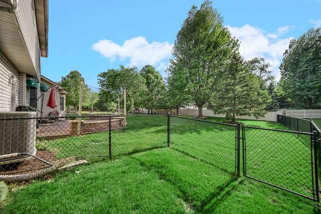 5307 Catclaw Court, Naperville, IL 60564